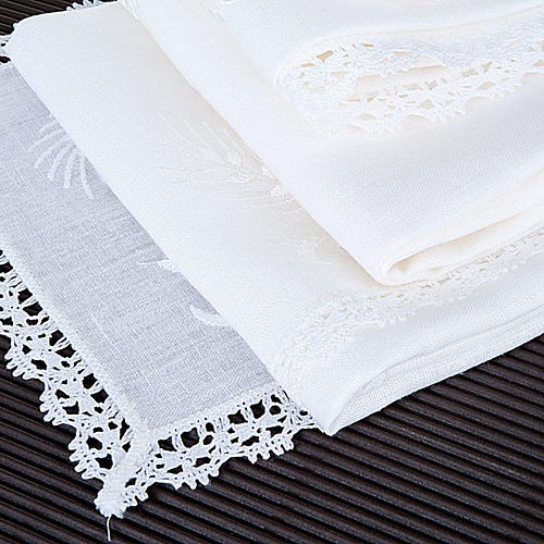 Llinens set for liturgy 2