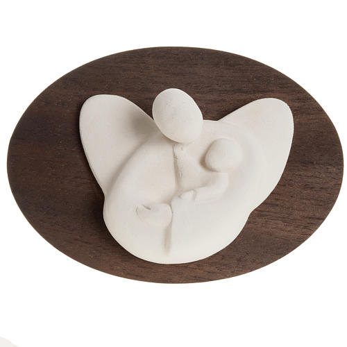 Ange avec enfant en argile réfractaire sur bois 14 cm 2