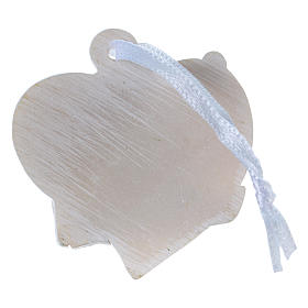 Anjos 4 cm em resina corada num coração branco para pendurar 20 peças