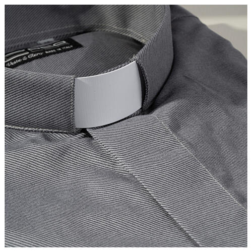 Collarhemd mit Langarm aus leicht zu bügelnden Baumwoll-Polyester-Mischgewebe mit Diagonalmuster in der Farbe Grau Cococler 2