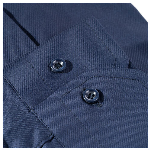 Collarhemd mit Langarm aus leicht zu bügelnden Baumwoll-Polyester-Mischgewebe mit Diagonalmuster in der Farbe Blau Cococler 5