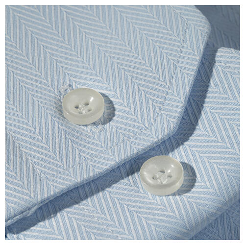 Collarhemd mit Langarm aus leicht zu bügelnden Baumwoll-Polyester-Mischgewebe mit Fischgrätenmuster in der Farbe Hellblau Cococler 6