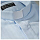 Collarhemd mit Langarm aus leicht zu bügelnden Baumwoll-Polyester-Mischgewebe mit Fischgrätenmuster in der Farbe Hellblau Cococler s2