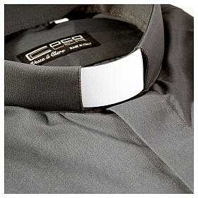 Camisa clergyman gris oscuro de un solo color manga corta Cococler