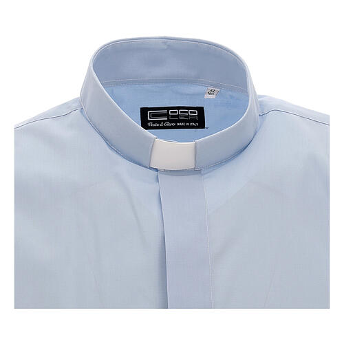 Himmelblaues einfarbiges Collar-Hemd mit kurzen Ärmeln Cococler 3