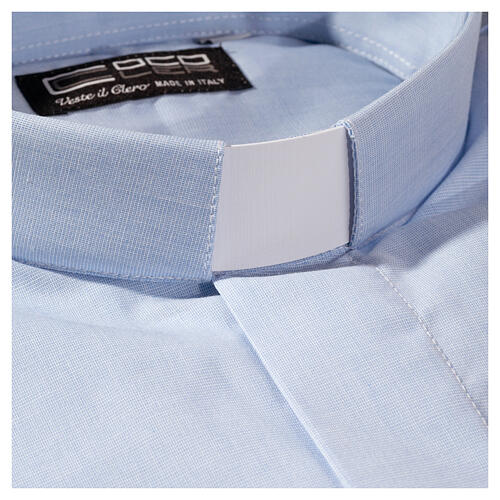 Short sleeved shirt, clergy collar, light blue fil à fil fabric Cococler 2