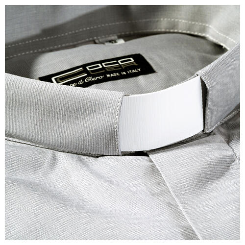 Short sleeved shirt, clergy collar, light grey fil à fil fabric Cococler 2