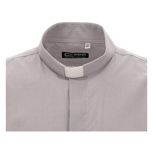 Chemise col clergy gris clair fil à fil manches courtes 2
