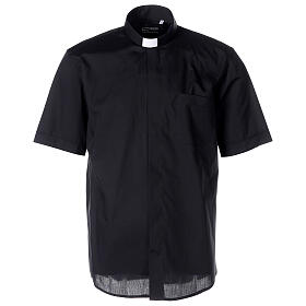 Schwarzes Collar-Baumwollmischhemd mit kurzen Ärmeln. Cococler