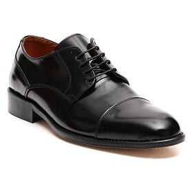 Shoes in polished real leather, toe cut