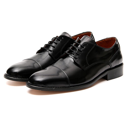 Shoes in polished real leather, toe cut 4