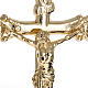 Candelabros y cruz para altar dorado s2