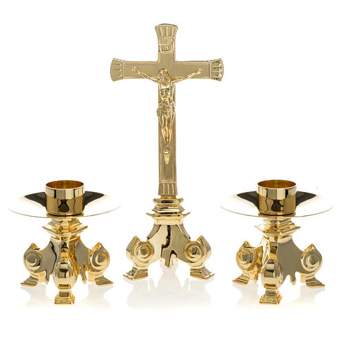 Conjunto altar crucifixo e castiçais latão 1