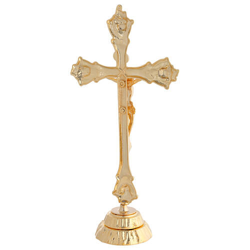 Croix d'autel et chandeliers assortis 7