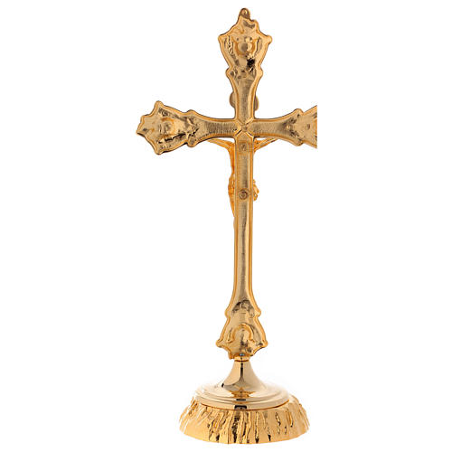 Croix d'autel et chandeliers laiton doré 5