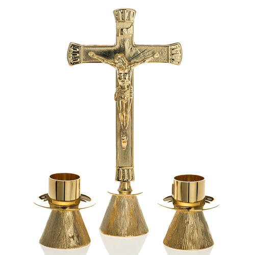 Altar cross and candle holders in brass 1