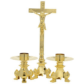 Cruz y candelabros para altar de latón