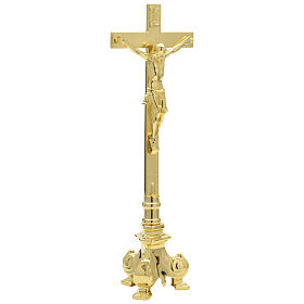 Cruz y candelabros para altar de latón