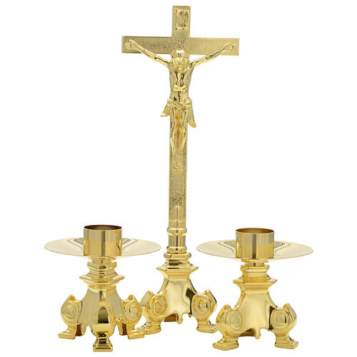 Cruz y candelabros para altar de latón 1