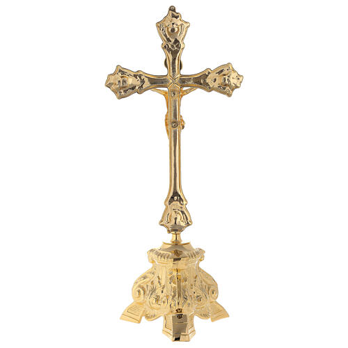 Croix et chandeliers en laiton doré 7