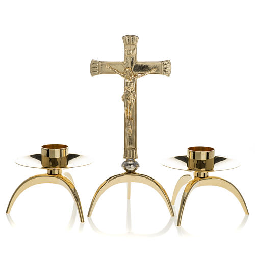 Altar cross and candlesticks in brass 1