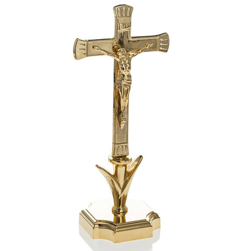 Altar crucifix and candlesticks in brass 4