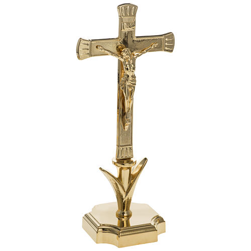 Altar crucifix and candlesticks in brass 2