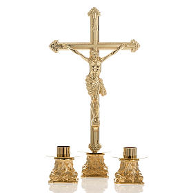 Crucifixo de mesa e dois castiçais latão 53x30 cm