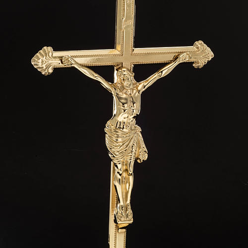 Altar cross with 2 candle holders in brass 5