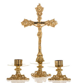 Cruz de mesa y candelabros de latón 38x19cm