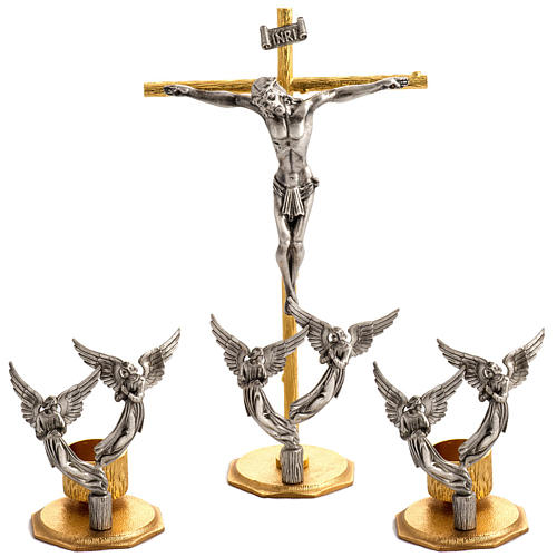 Cruz de mesa y candelabros con ángeles, en bronce fundido 1