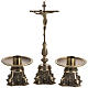 Cruz de mesa y candelabros bronce fundido oxidado s1
