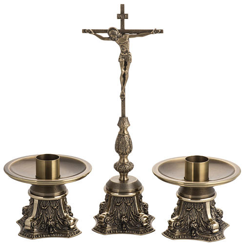 Cruz de mesa e castiçais bronze moldado oxidado 1