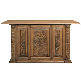 Ambons, prie-dieu, compléments d'ameublement: Autel en bois massif taillé à la main