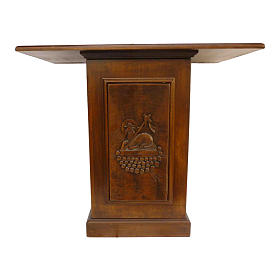 Ambos, Kniebänke, Einrichtungsgegenstände: Altar aus geschnitzten Holz 120x70cm