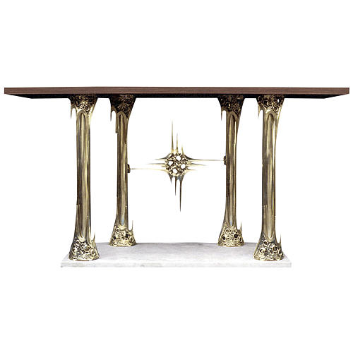 Altar in gold-plated brass and marble base, 90x180x80cm 1