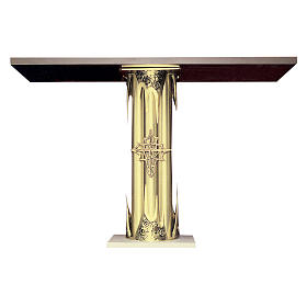 Altar in gold-plated brass and marble base, 95x140x60cm