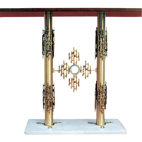 Altar of brass, 2 columns, base of marble, 90x140x60 cm 1