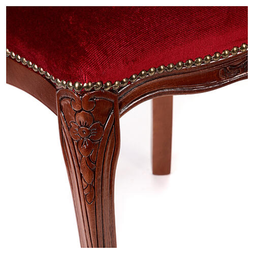Silla estilo barroco de madera de nogal con terciopelo rojo 6