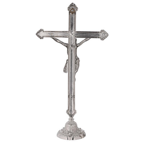 Altar set with cross and candlesticks 7