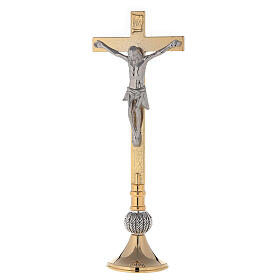 Altarkreuz und Altarleuchter aus vergoldetem Messing (24 Karat) mit Ährenverzierungen auf dem Knoten der Sockel