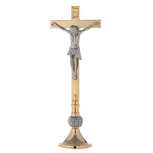 Altarkreuz und Altarleuchter aus vergoldetem Messing (24 Karat) mit Ährenverzierungen auf dem Knoten der Sockel 2