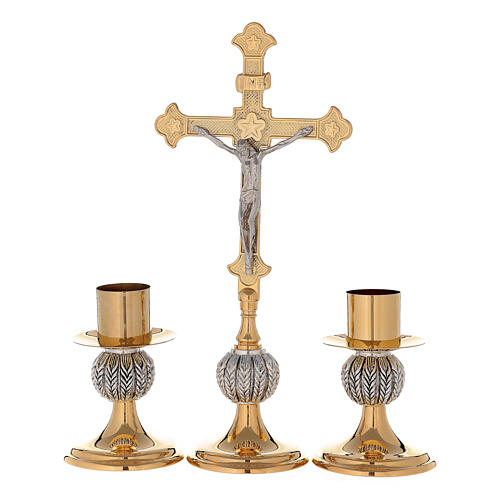 Crucifixo decorado e castiçais de altar latão dourado 24K com espigas 1