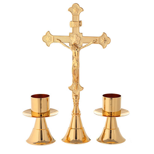 Altarset aus Kreuz und zwei Leuchtern aus glänzendem vergoldetem Messing, 30 cm 1