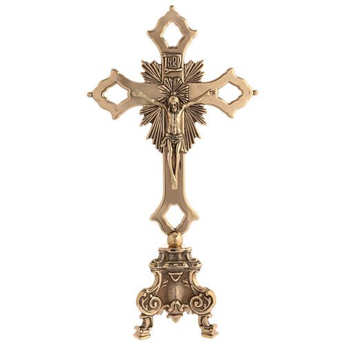 Altar cross with candlesticks and Byzantine cross, simple base, polished brass 8