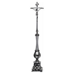 Cruz de altar plateada base barroca decoración hojas de acanto 65 cm