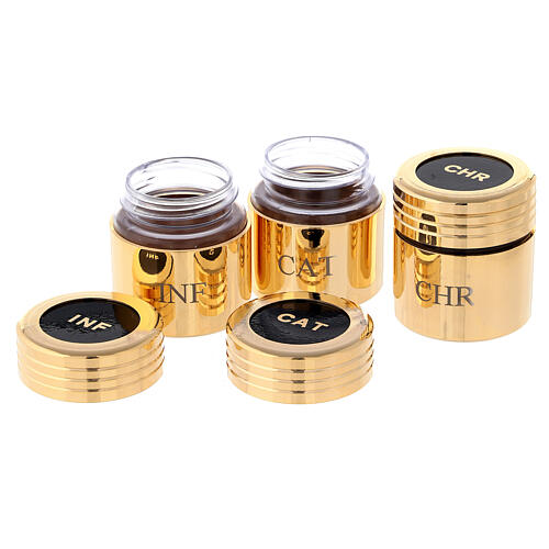 Chrismatory set: case with gold-plated vases 3