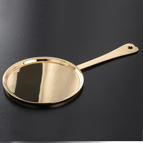 Communion plate in polished brass 3
