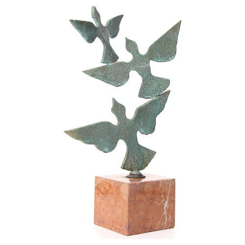 Composition of doves with marble base, 55cm 3