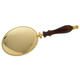 Communion plate in golden brass with wooden handle